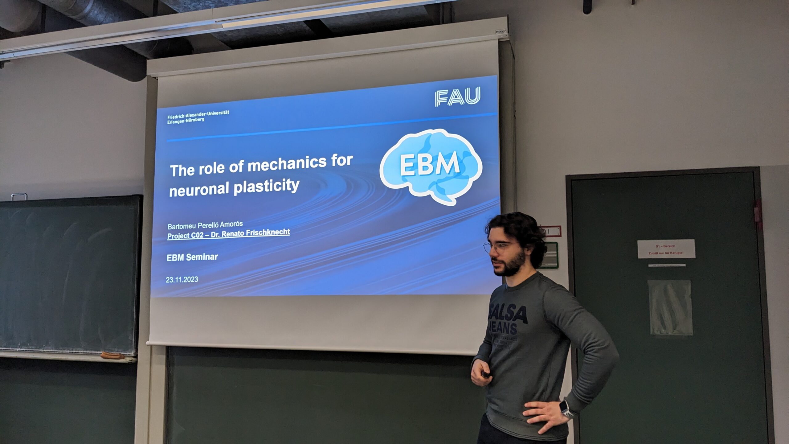 Bartomeu Perelló Amorós hosting the Doctoral Researchers' Seminar (Image: S. Kuth)